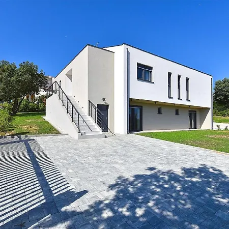 Mit Privatpool Fuer 6 Personen Ca 200 Qm In Vintijan, Istrien Istrische Riviera Hébergement de vacances