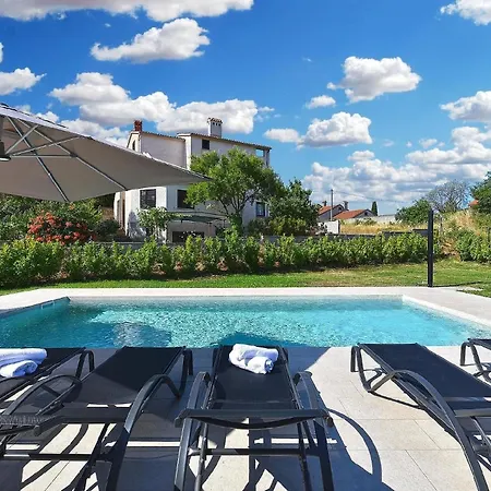 Hébergement de vacances Mit Privatpool Fuer 6 Personen Ca 200 Qm In Vintijan, Istrien Istrische Riviera